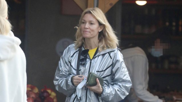 Η Βίκυ Καγιά χωρίς ίχνος μακιγιάζ σε καθημερινές στιγμές στα Νότια Προάστια