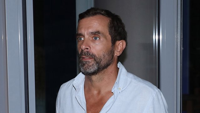 Ο Κωνσταντίνος Μαρκουλάκης σε σπάνια βραδινή έξοδο