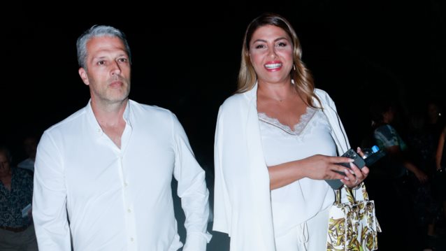 Η Έλενα Παπαρίζου σε σπάνια δημόσια εμφάνιση στο πλευρό του συζύγου της
