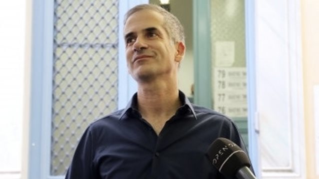 Περήφανος μπαμπάς ο Κώστας Μπακογιάννης | Ο 17χρονος γιος του ψήφισε για πρώτη φορά!