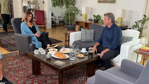 Μόνο στο Yupiii | Μπήκαμε στα γυρίσματα του "Μόλις χθες" του ΣΚΑΪ με ξεναγό τη Φωτεινή Τσακίρη