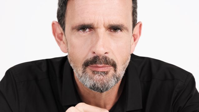 Ο Λεωνίδας Κακούρης κατεβαίνει υποψήφιος στις περιφερειακές εκλογές