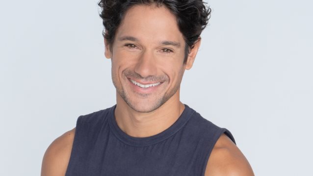 Πάνος Βλάχος | Ποζάρει πιο σέξι από ποτέ... μόνο με το μαγιό του