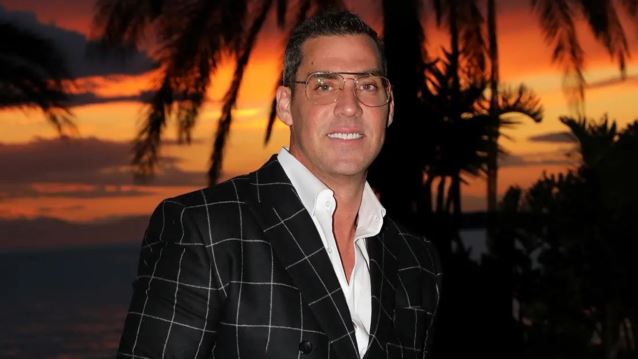 Τζώρτζης Μονογυιός: Σε άσχημη κατάσταση η σύζυγός του στο 40ήμερο μνημόσυνο στη Μύκονο