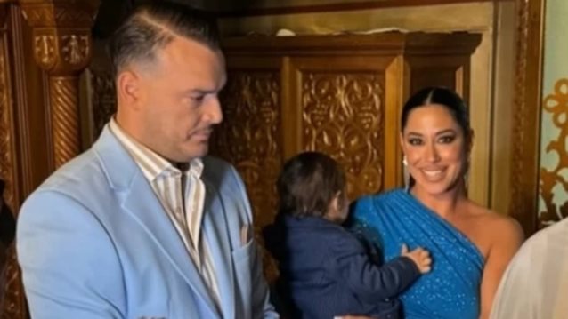 Σάκης Αρσενίου &amp; Λαμπρινή Πλεύρη βάφτισαν τον ενός έτους γιο τους