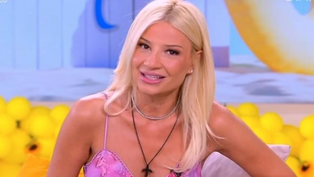 Συγκινημενη η Φαιη Σκορδα στο φιναλε του "Fay’s Time": "Εμεις ολο κατι γινεται και τα ξαναλεμε"