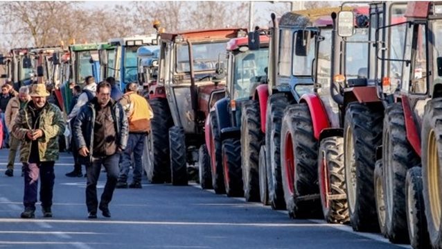 Οι αγρότες κλιμακώνουν - &quot;Ναι&quot; στον διάλογο, &quot;όχι&quot; στους κλειστούς δρόμους, απαντά η κυβέρνηση - Παράθυρο για νέες παροχές
