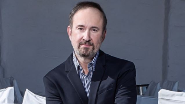 Ο Γιάννης Παπαμιχαήλ στην πλαζ με τη σύζυγό του - Η ανανεωμένη εικόνα του