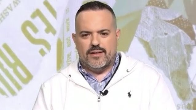 Κωνσταντινος Αντωνάτος: "Ντροπή να σχολιάζουμε την εικόνα της Έλενας Παπαρίζου, είναι ένας eurovision legend!"