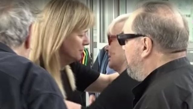 Μαρίνα Ψάλτη &amp; Ξένια Καλογεροπούλου συντετριμμένες στην κηδεία του Γιάννη Φέρτη