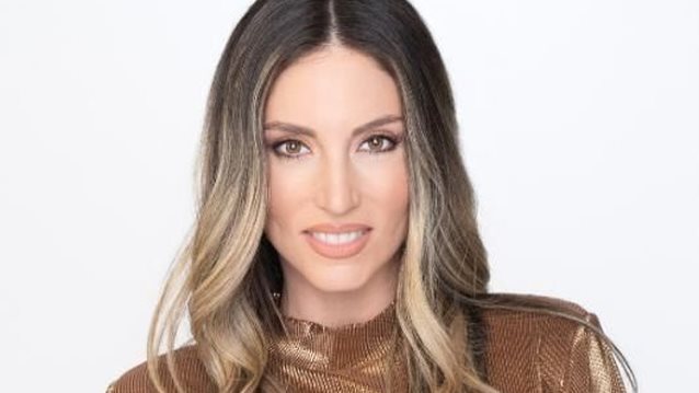 Στο κομμωτήριο η Αθηνά Οικονομάκου | Η αλλαγή στα μαλλιά της που ενθουσίασε τους followers της