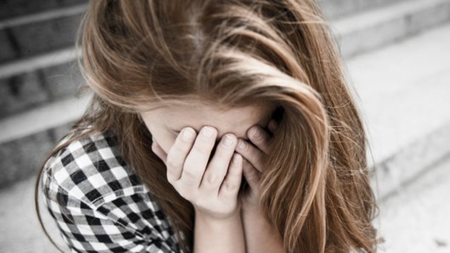 Πώς συνδέεται η κατάθλιψη με τους ανεμβολίαστους