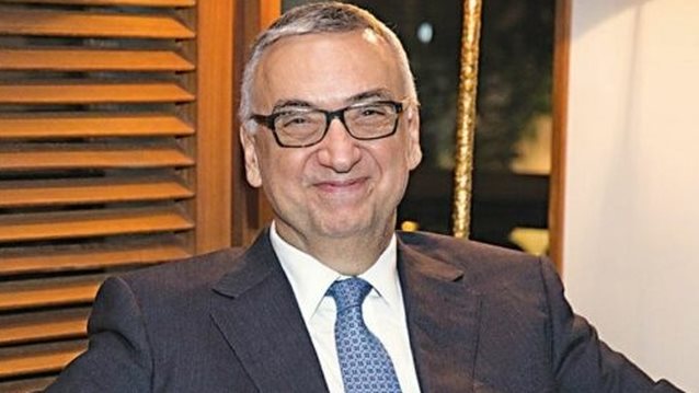 Ο Δημήτρης Σούρας σε σπάνια δημόσια εμφάνιση με την γοητευτική σύζυγό του