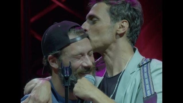 Αντίνοος Αλμπάνης σε Γιώργο Παπαγεωργίου: "Υποσχέσου μου ότι στα 79, θα μου λες παραμύθια και λογάκια τρυφερά"