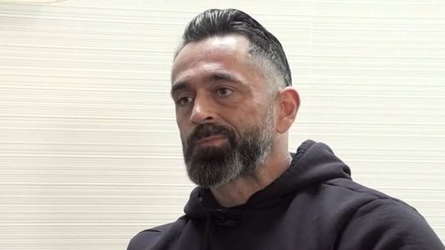 Μπο: &quot;Μου ζητούσε να συνευρεθούμε μπροστά στον άντρα της&quot;