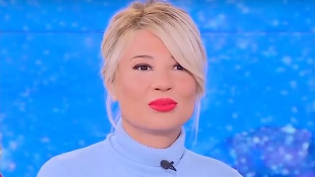 Φαίη Σκορδά: "Πρέπει όμως να απαντήσω σε αυτό"