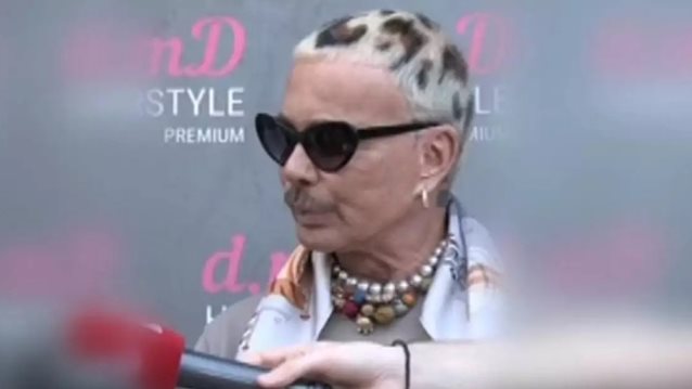 Λάκης Γαβαλάς: "Η οικογένεια του Γιώργου Μαζωνάκη είναι πρότυπο, μου φαίνεται περίεργο"