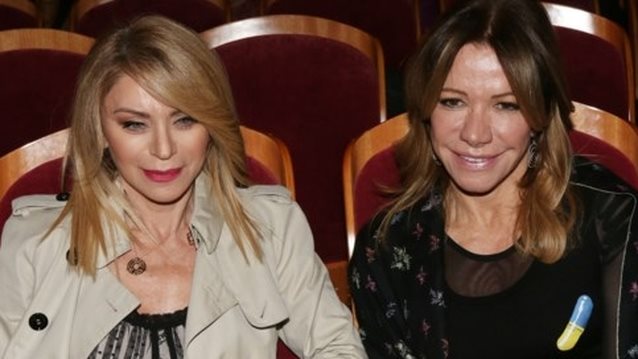 Μαριάννα Λάτση - Έλλη Στάη: Η σπάνια κοινή εμφάνιση στην Αθήνα - Το blazer jumpsuit της Λάτση και η athleisure Στάη