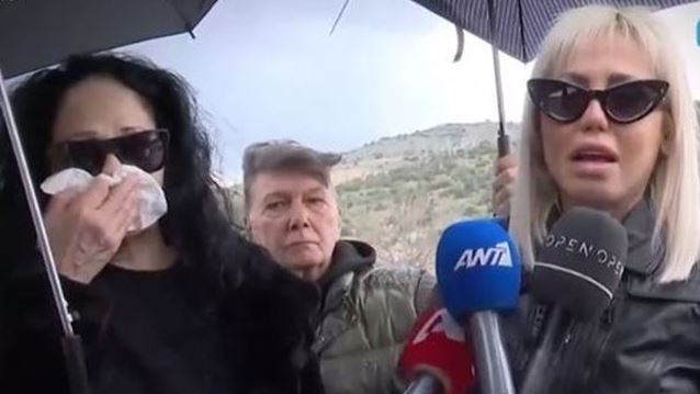 Συντετριμμένες η μητέρα και η αδελφή του Νίκου Φλωρινιώτη στο μνημόσυνο για τους τρεις μήνες από τον θάνατό του