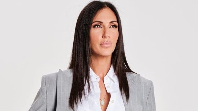 Η Ανθή Βούλγαρη με αρκετά φουσκωμένη κοιλίτσα σε βραδινή έξοδο