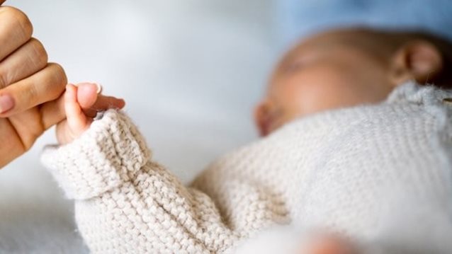 Τραγωδία στην Πάτρα: Βρήκαν νεκρό το 2,5 μηνών βρέφος τους - Γνωστή επιχειρηματική οικογένεια