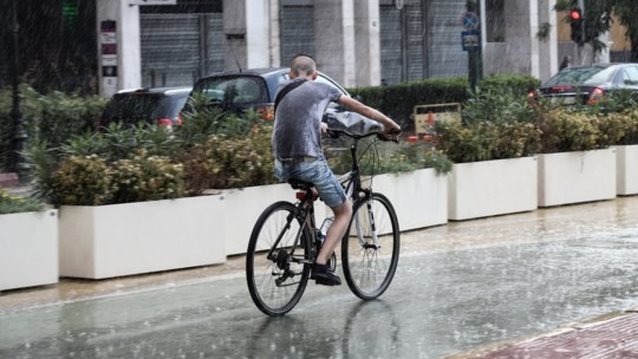 Καταιγίδες, κεραυνούς και χαλάζι φέρνει η "ψυχρή λίμνη" - Ποιες περιοχές επηρεάζονται, τι θα γίνει στην Αττική