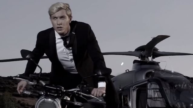 GNTM | Οι πρώτες εικόνες από τον ημιτελικό! Μηχανές, ελικόπτερα &amp; ο James Bond