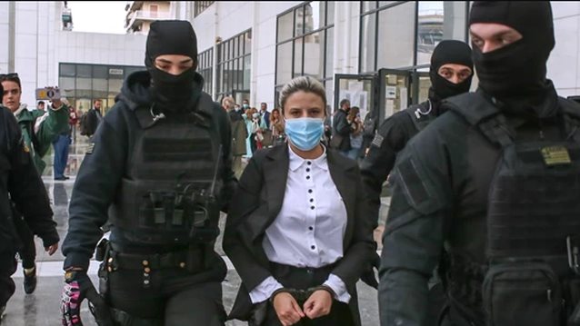 Όλη η απολογία της Έφης Κακαράντζουλα για την επίθεση με βιτριόλι: &quot;Ηθελα να πονέσει η Ιωάννα, γιατί με περιέπαιζε&quot;