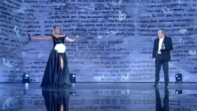 J2US | Συγκίνησε η Σάσα Σταμάτη αφιερώνοντας την ερμηνεία της στον μπαμπά της που έφυγε πρόσφατα - Τι είπε on stage;