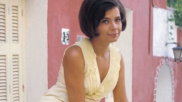 Τζένη Καρέζη | Η φωτογραφία με τον πρώτο μεγάλο της έρωτα που έφυγε σε ηλικία 36 ετών