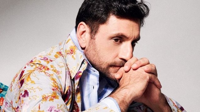 Ο Γιώργος Χρυσοστόμου αποκάλυψε τι κάνει πριν από κάθε παράσταση: &quot;Το είχα διαβάσει κάπου και λειτουργεί&quot;