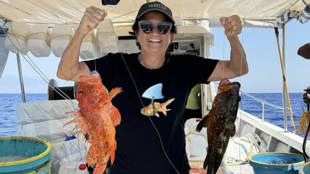 Η Άλκηστις Πρωτοψάλτη ποζάρει στα 69 της φορώντας μαγιό και δείχνει υπέροχη