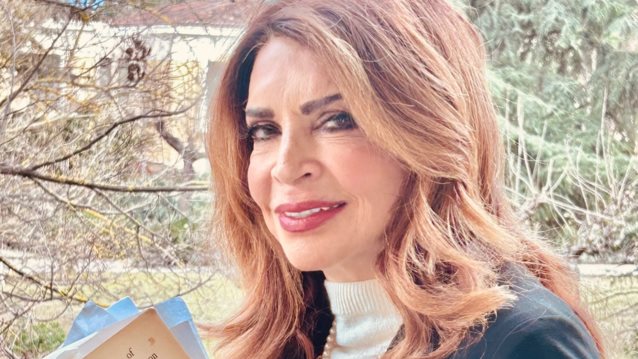 Τα εναλλακτικά γενέθλια της Μιμής Ντενίση