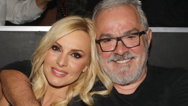 Η φωτογραφία της Πέγκυ Ζήνα στο σκάφος από τις διακοπές της με τον Γιώργο Λύρα