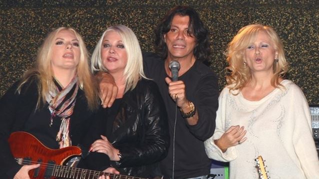 Όταν η Αγγελική Νικολούλη &quot;ρόκαρε&quot; με την Ρούλα Κορομηλά και τον Ηλία Ψινάκη