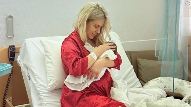 Οι πρώτες δηλώσεις της Ειρήνης Γκανιάτσου μετά τη γέννηση του γιου της: &quot;Είμαι πολύ ταλαιπωρημένη, είχα 13 ώρες τοκετό&quot;