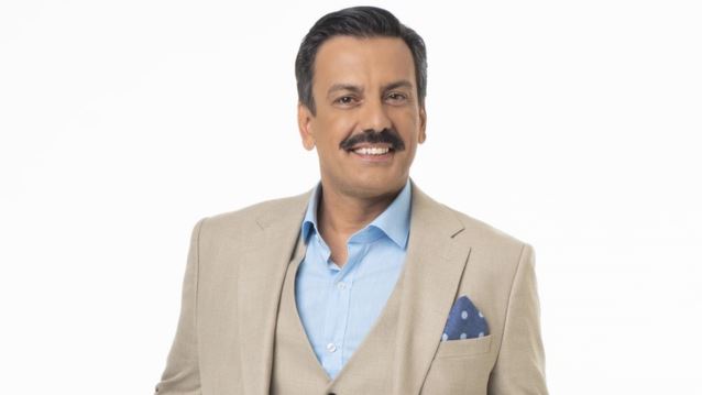 Ο Θάνος Κιούσης με την κούκλα σύζυγό του σε βραδινή τους έξοδο