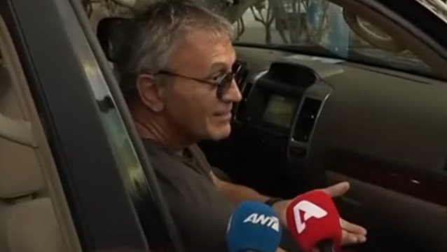 Νέο "επεισόδιο" του Γιώργου Νταλάρα με δημοσιογράφους: "Κάτι δεν πάει καλά με τη σκέψη σας"