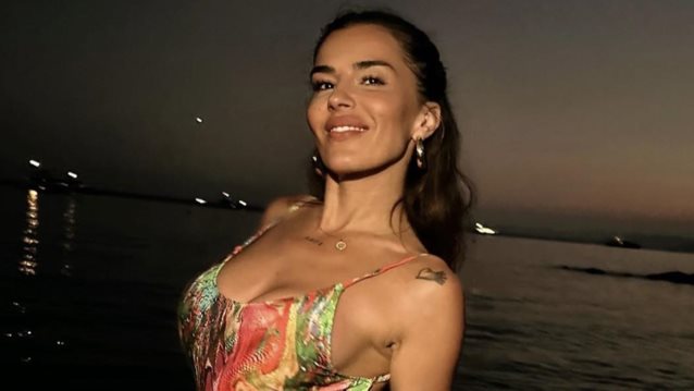 Η Χριστίνα Κολέτσα ξεκίνησε τις διακοπές της και ποζάρει πιο σέξι από ποτέ!