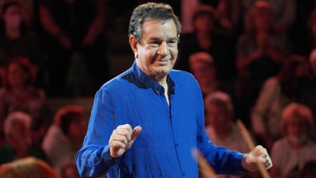 Επείγουσα εγχείρηση για τον Σταμάτη Σπανουδάκη μετά από ατύχημα στο σπίτι του