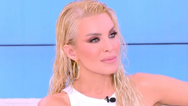 Κατερίνα Καινούργιου: "Διαισθάνομαι ότι η Κωνσταντίνα Σπυροπούλου περιμένει κορίτσι"