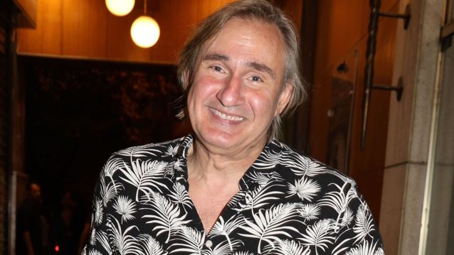 Ο Άκης Σακελλαρίου στο νοσοκομείο μετά από το τροχαίο - &quot;Δεν τον είδε καν ο οδηγός του λεωφορείου&quot;