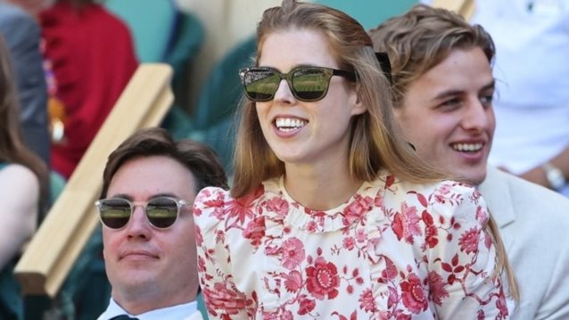 Πριγκίπισσα Βεατρίκη: Luxury chic με λινό φόρεμα και τα Chanel γοβάκια που λατρεύουν οι royals