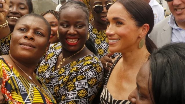 H viral στιγμή της Meghan Markle στη Νιγηρία που μας θύμισε την πριγκίπισσα Diana
