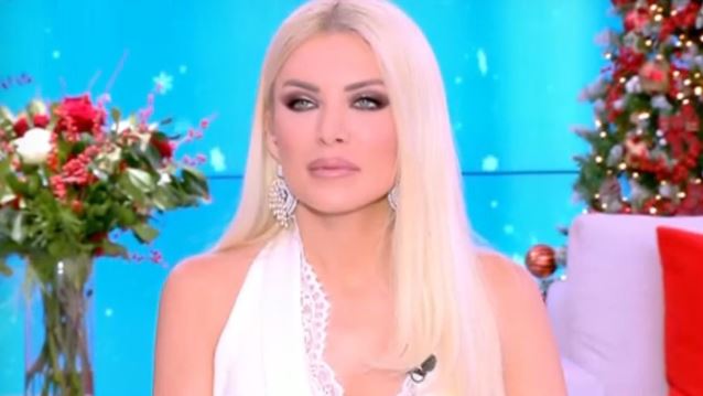 Κατερίνα Καινούργιου: &quot;Πηγαίνουν στις κηδείες επωνύμων μόνο για να φωτογραφηθούν&quot;