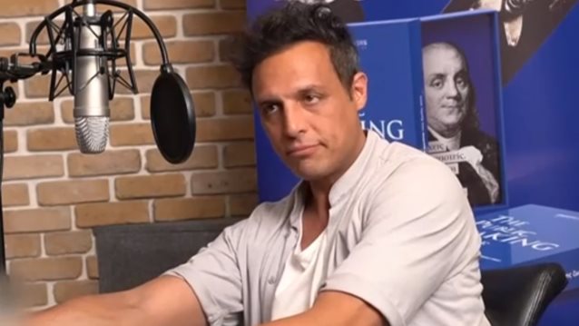 Σάββας Πούμπουρας: "Πλέον προσθέτω πρακτικότητα και αφαιρώ lifestyle από τη ζωή μου, προσπαθώ να αδειάσω το σπίτι"