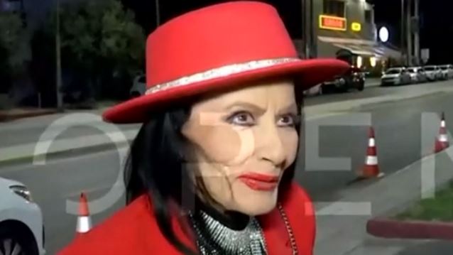 Η πρώτη δημόσια εμφάνιση της Ζωζώς Σαπουντζάκη μετά τη σοβαρή περιπέτεια της υγείας της