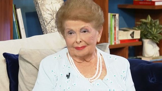 Αυτός είναι ο λόγος που η κηδεία της Βέφας Αλεξιάδου έγινε σε στενό οικογενειακό κύκλο