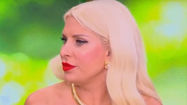 Ελένη Μενεγάκη: &quot;Με το να βγαίνει μπροστά ο Κασσελάκης με τον Τάιλερ, έχει βάλει μεγάλο λιθαράκι για να αλλάξει...&quot;