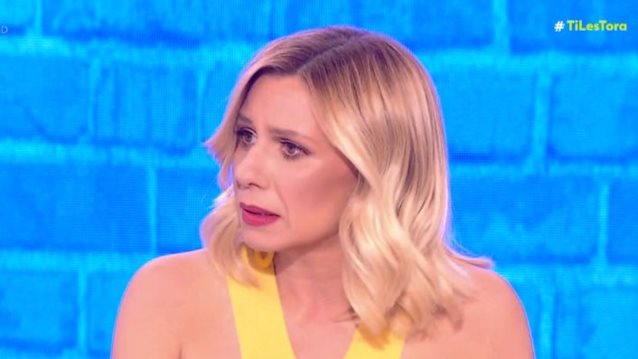 Λύγισε η Κατερίνα Καραβάτου στον αέρα: &quot;Το κουβαλώ, το σκέφτομαι ακόμα και τώρα σε αυτή την ηλικία που έχω φτάσει&quot;